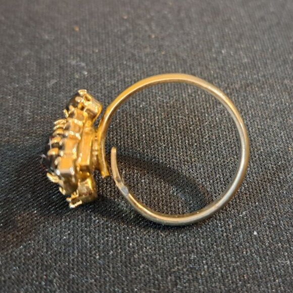 Vintage 80's Black Stone Gold-Plated Cocktail Ring Adjustable Size - Picture 3 of 5